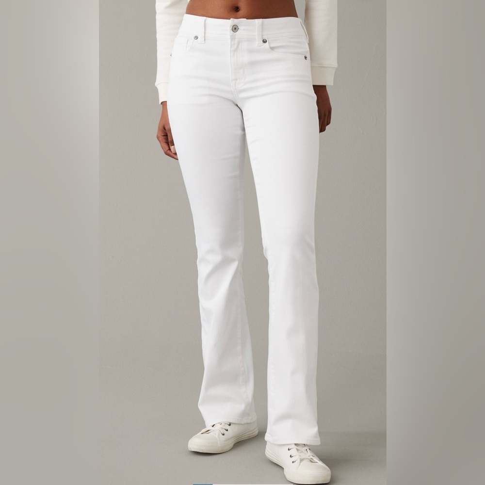 AE NEXT LEVEL LOW-RISE KICK
BOOTCUT JEAN